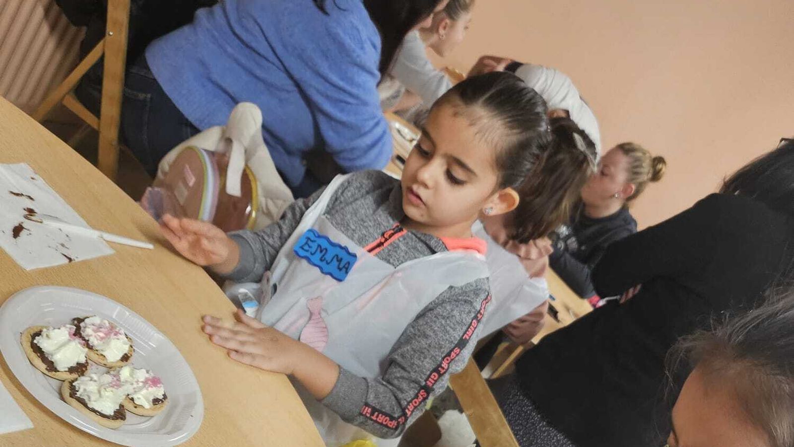 Los más pequeños de Teradillos cocina un delicioso postre