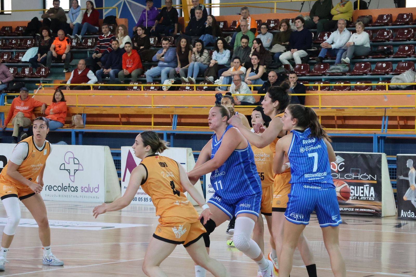 GALERÍA | El encuentro entre el CD Zamarat y el Azul Marino Mallorca, en imágenes