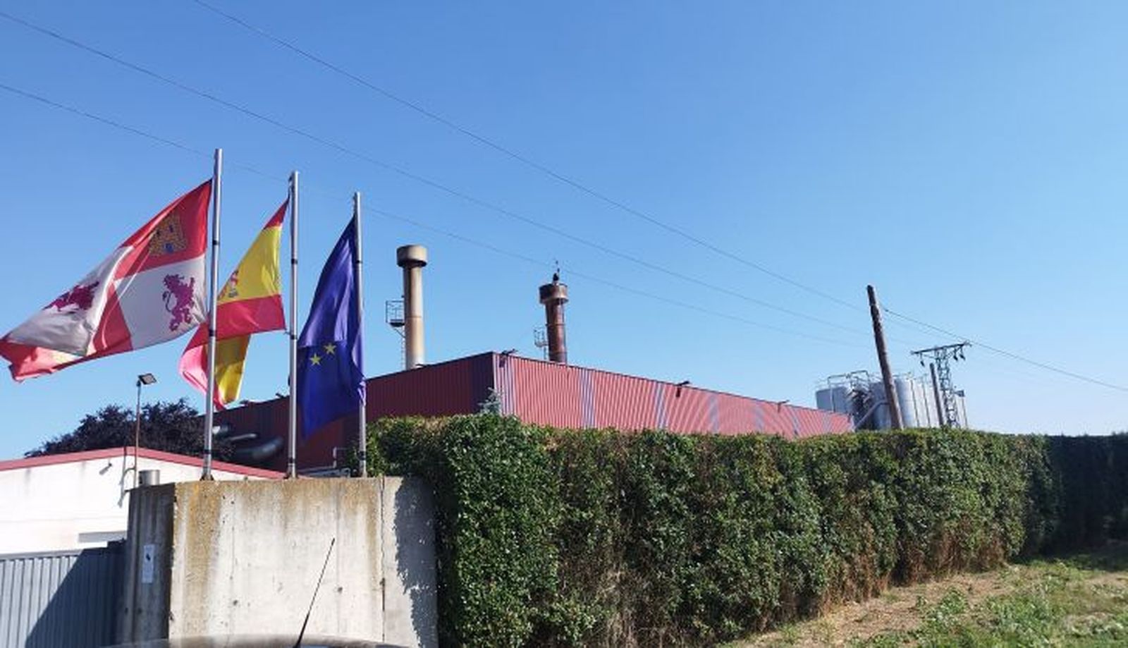 Fabrica Fernando Corral e Hijos junto al puente de Gudino, causante de los olores de Villamayor (13)