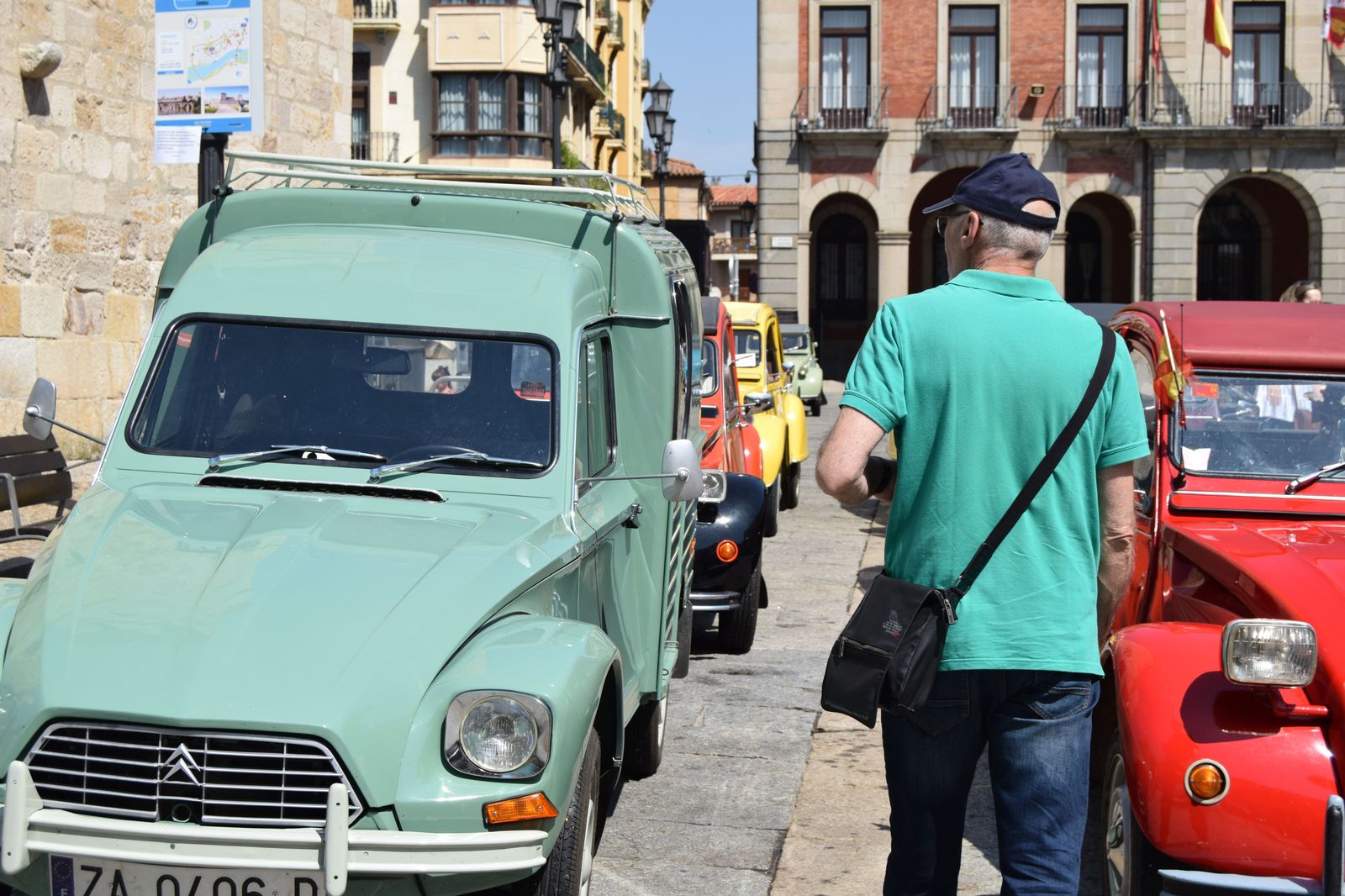 xxi-concentracion-internacional-de-citroeen-2cv-y-clasicos-19