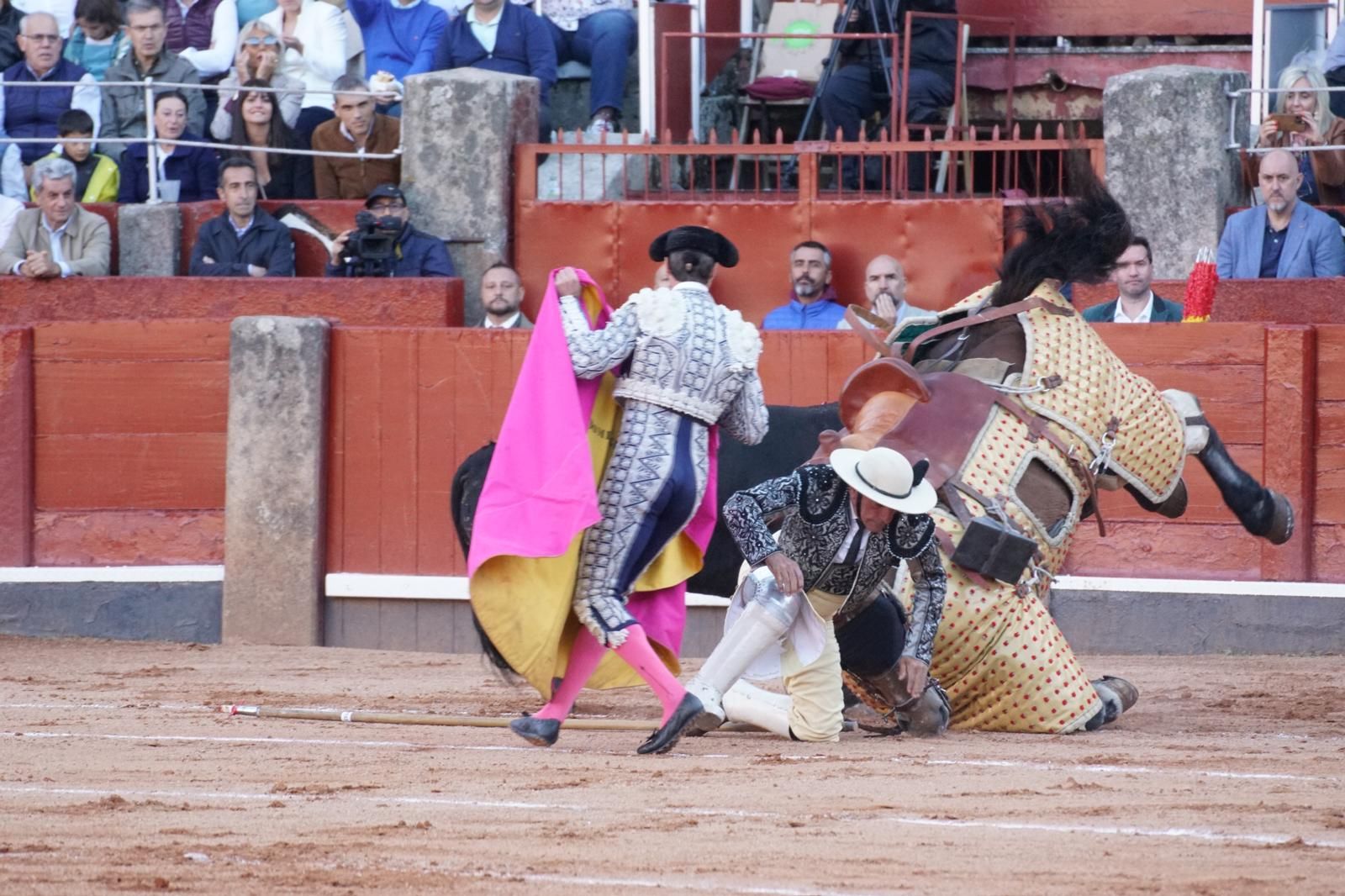 La corrida concurso para despedir la feria con Morante, Talavante y Borja Jiménez: imágenes de los mejores momentos en La Glorieta