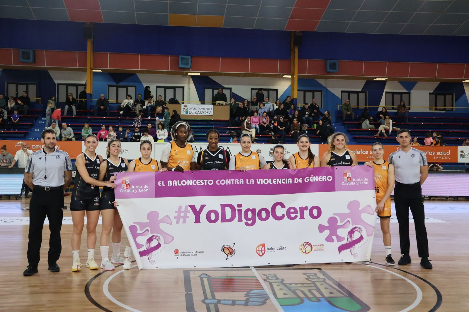 Partido entre CD Zamarat y Cajasol Baloncesto Sevilla