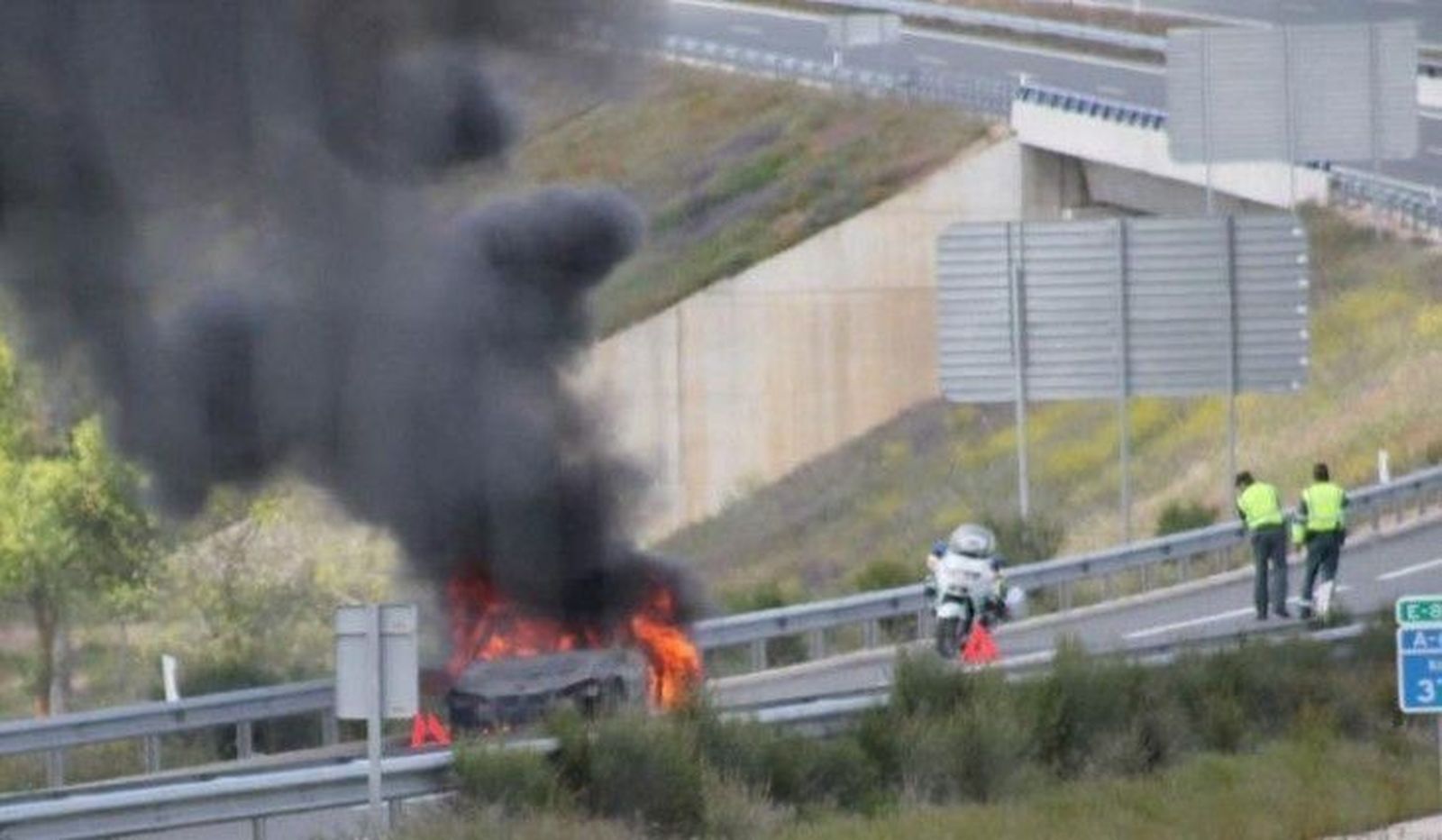 Arde un vehículo en la autovía A-66