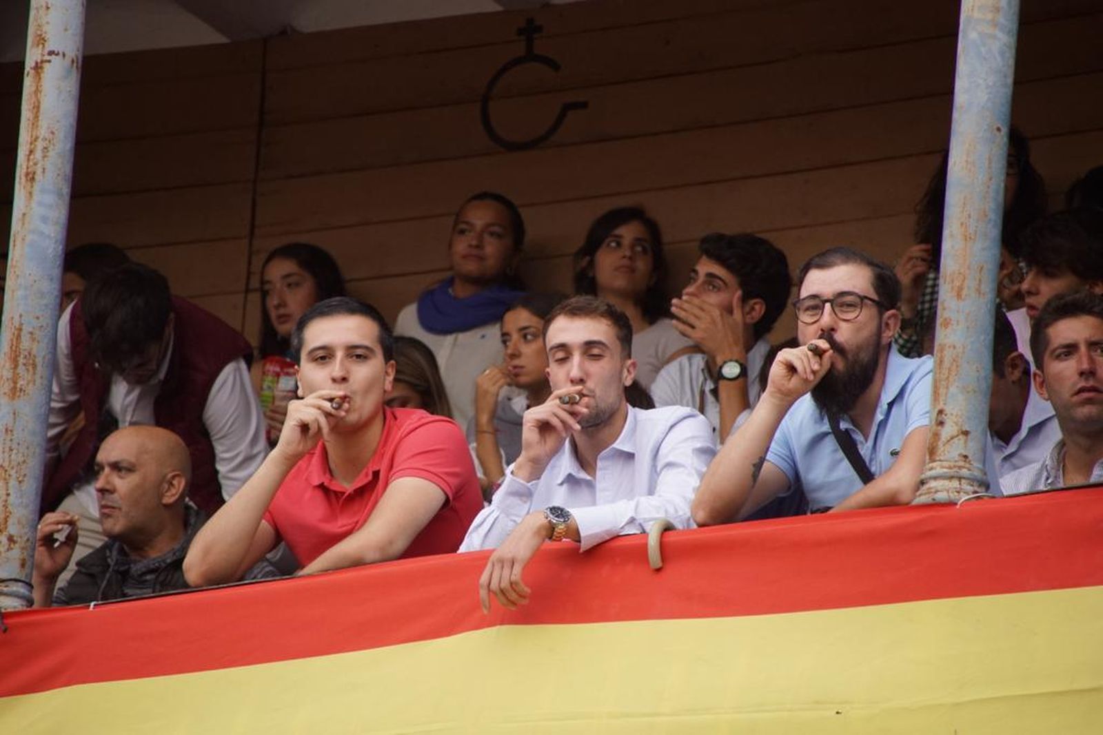 tendidos-de-la-glorieta-durante-la-corrida-de-garcia-y-olga-jimenez-66