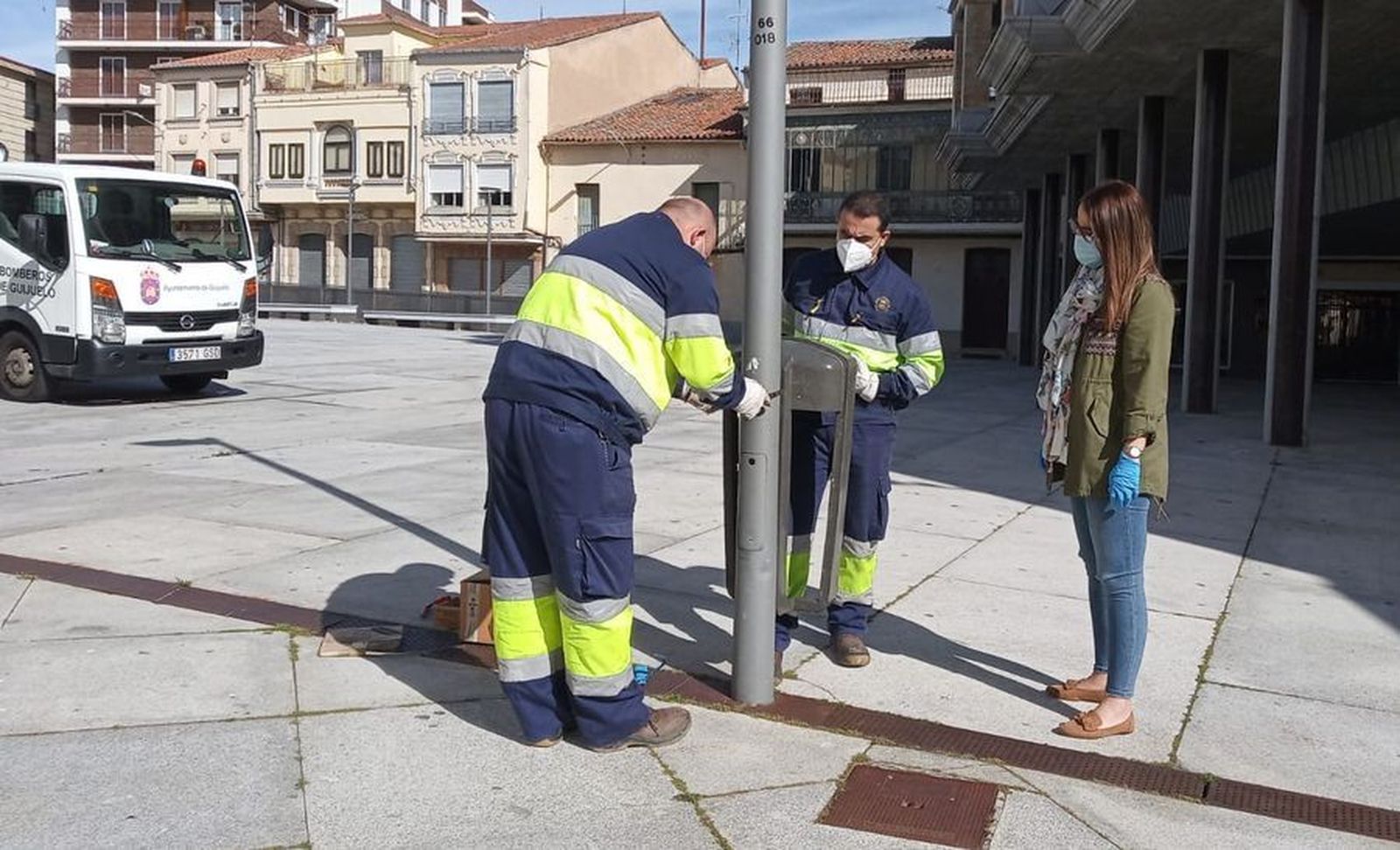 Nuevas papeleras en Guijuelo 0